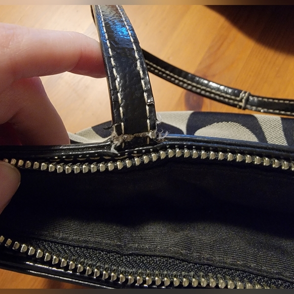 Coach Signature Crossgrain Purse - Picture 6 of 6